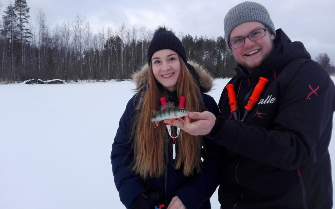 Sportfiske 2 guidar äventyrselever.